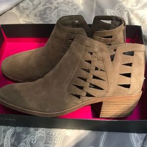 Vince Camuto Cut out booties